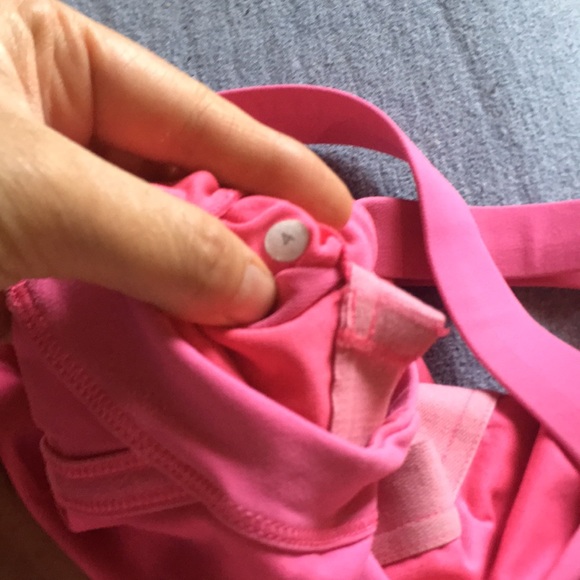 LULULEMON size 4 criss cross top - Picture 3 of 4